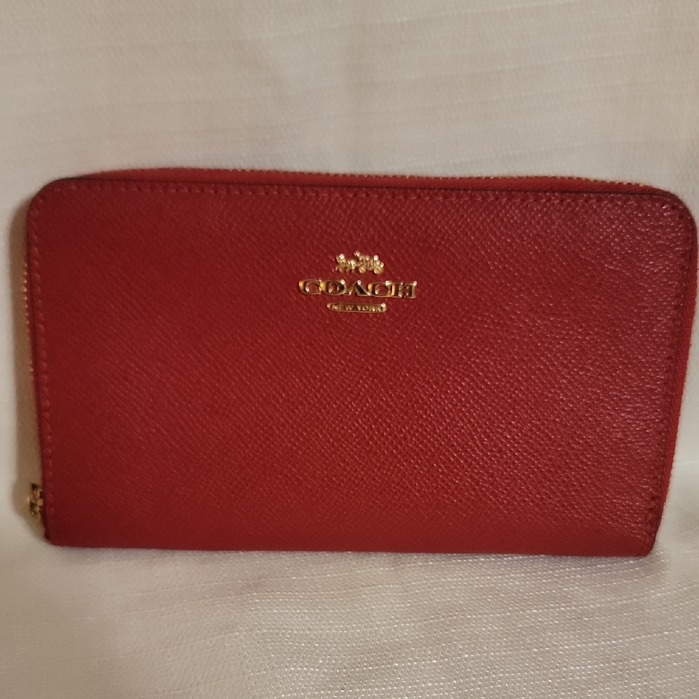 Coach Scarlet Leather Zip Wallet